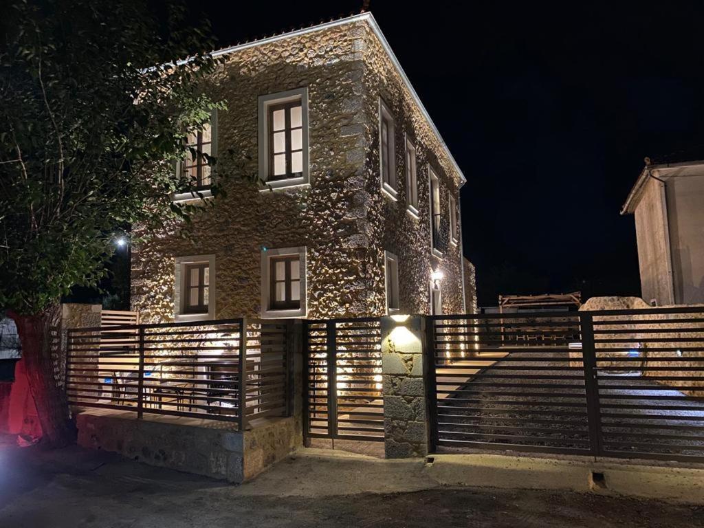 Indigo Leonidion Apartment Exterior photo